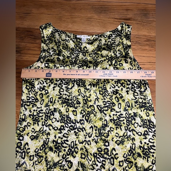 St. John Chic Leopard Silk Blend Print Tank Top - Green and Black Size Medium - Picture 2 of 7